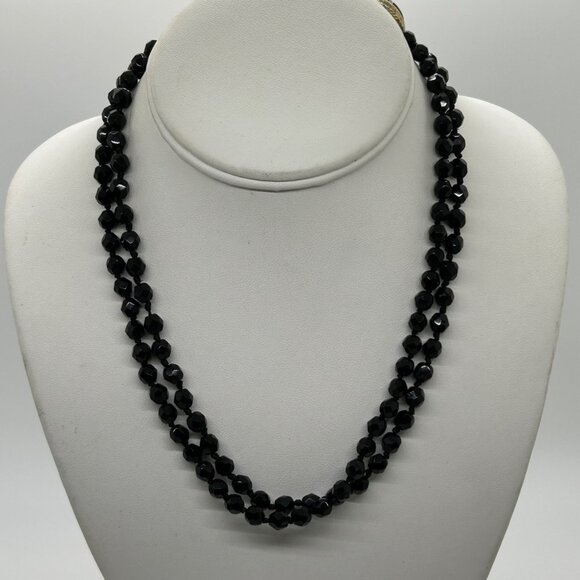 Vintage Glass Beaded Necklace Black Handknotted With Gold-Tone Oval Clasp 1950 - - Picture 4 of 13